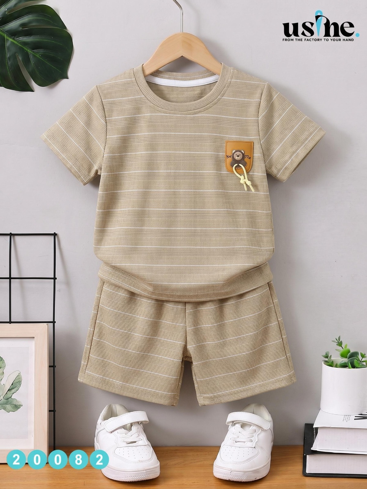 20082 سوت اولادى تيشيرت وشورت مخطط دبدوب